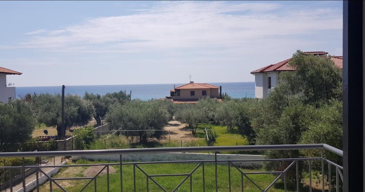 Merida Apartments Mola Kalyva Bagian luar foto