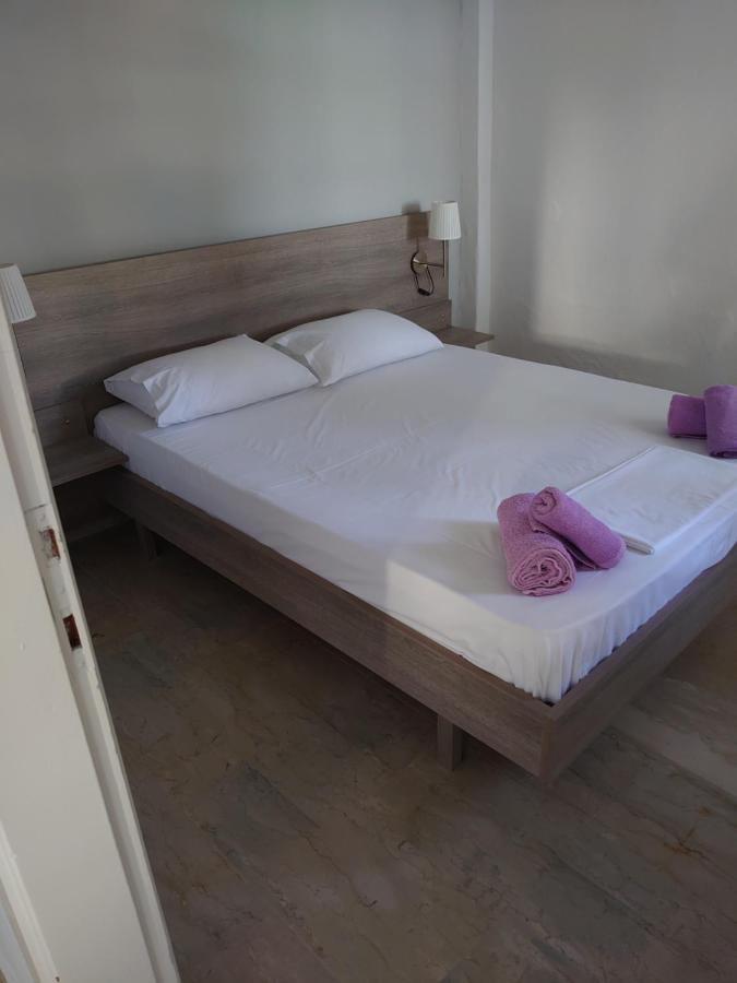 Merida Apartments Mola Kalyva Bagian luar foto