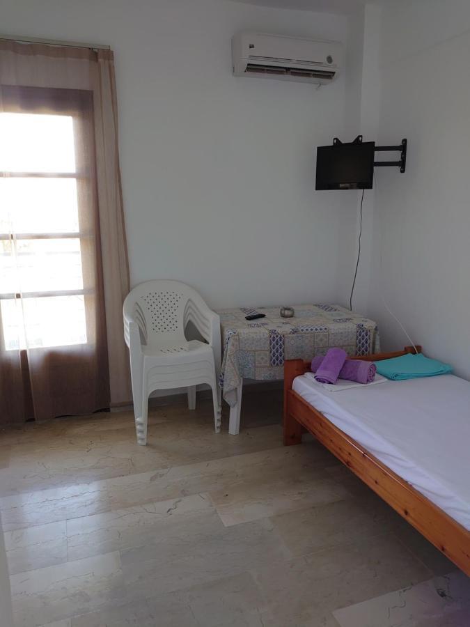 Merida Apartments Mola Kalyva Bagian luar foto