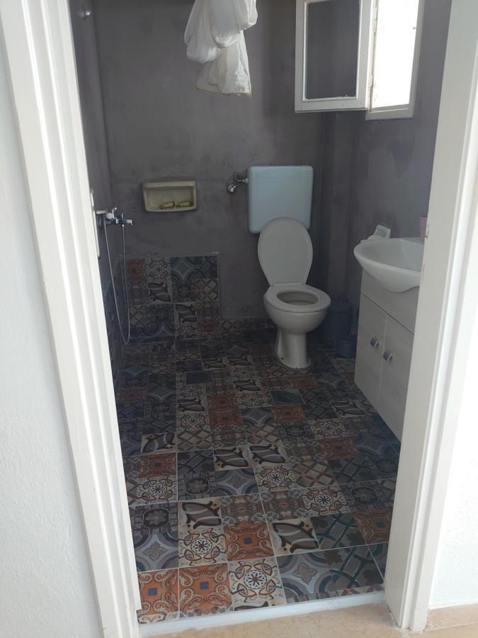 Merida Apartments Mola Kalyva Bagian luar foto