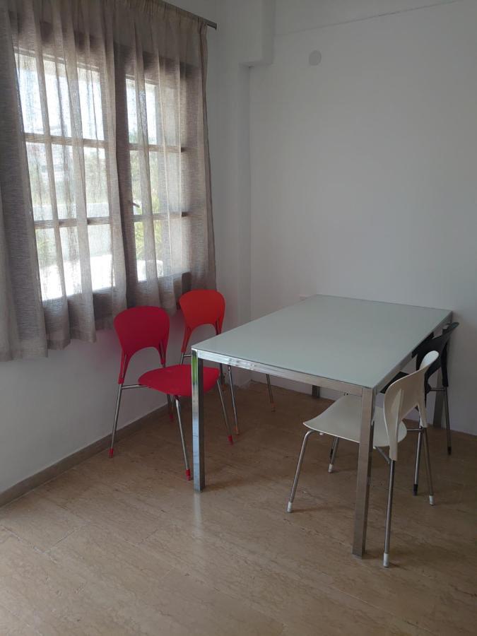 Merida Apartments Mola Kalyva Bagian luar foto