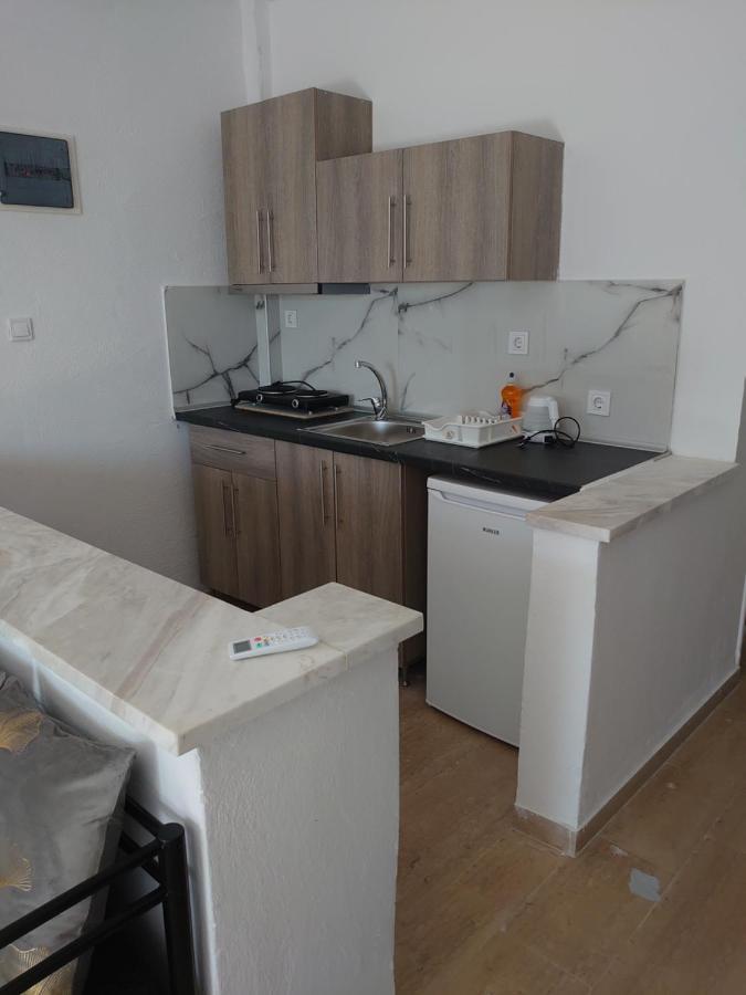 Merida Apartments Mola Kalyva Bagian luar foto