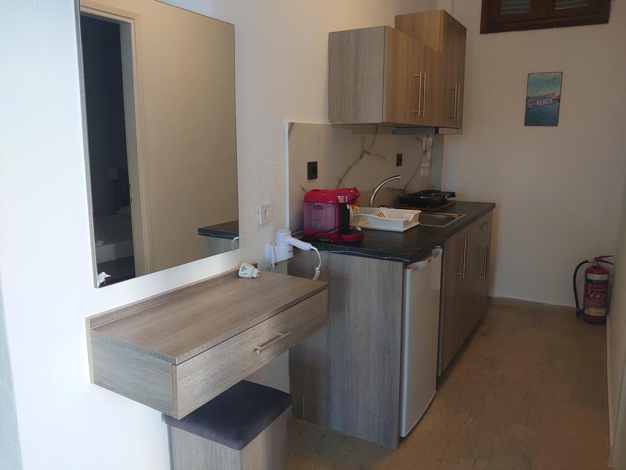 Merida Apartments Mola Kalyva Bagian luar foto